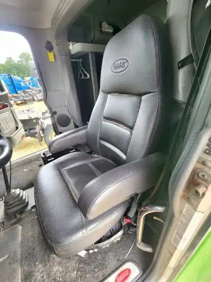Picture of (Used) 2020 Peterbilt 389, SEAT