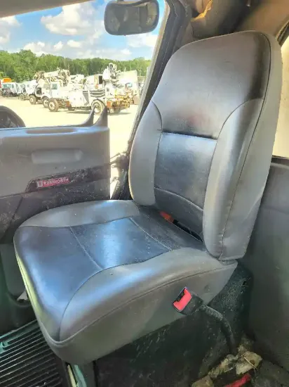 Picture of (Used) 2022 Kenworth T370, SEAT