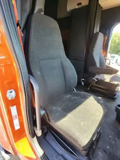 Picture of (Used) 2020 Freightliner Cascadia 126, SEAT