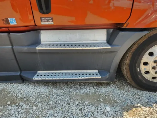Picture of (Used) 2020 Freightliner Cascadia 126, TANK FAIRINGS