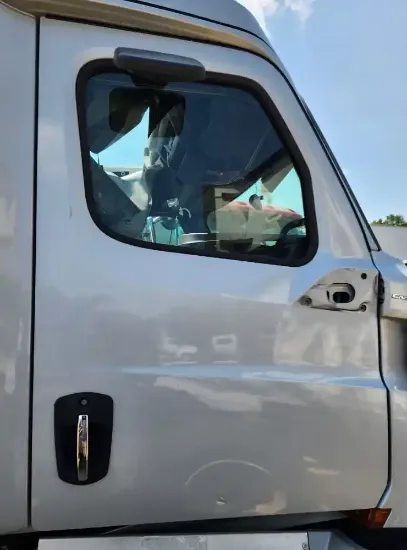 Picture of (Used) 2019 Freightliner Cascadia 126, DOOR