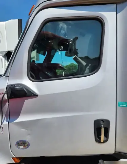 Picture of (Used) 2019 Freightliner Cascadia 126, DOOR