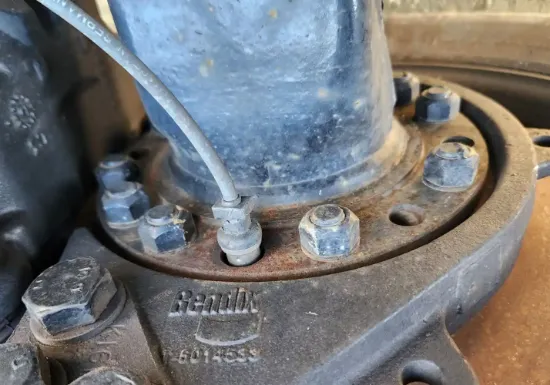Picture of (Used) 2019 Freightliner Cascadia 126, FRONT DIFFERENTIAL HUBS