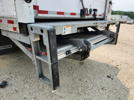 Picture of (Used) 2022 Isuzu NRR, POWER LIFT GATE