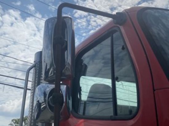 Picture of 2005 Freightliner M2 106 Side View Mirror