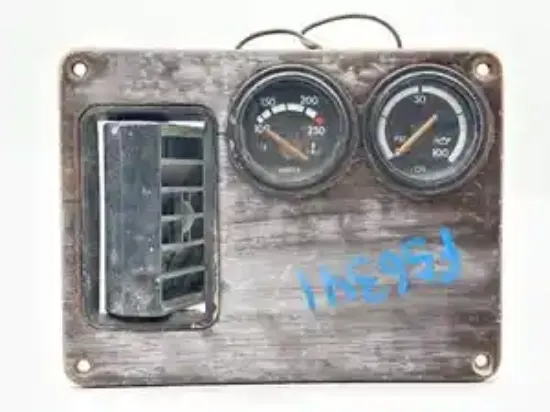 Picture of 1995 Freightliner FLD112 Instrument Cluster