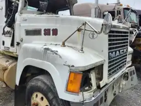 Picture of 2007 Mack CHN613 Hood