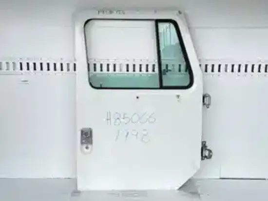 Picture of 1998 International 4700 Door