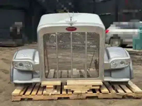 Picture of 2014 Peterbilt 389 Hood