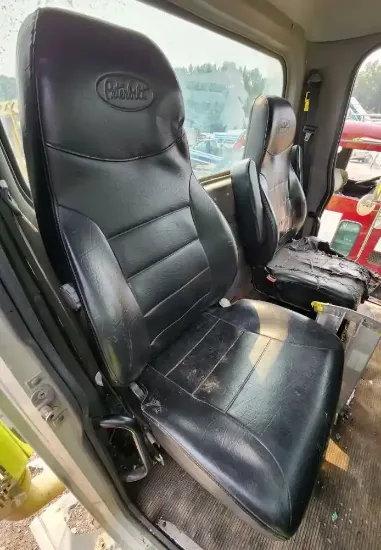 Picture of (Used) 2022 Peterbilt 348, SEAT