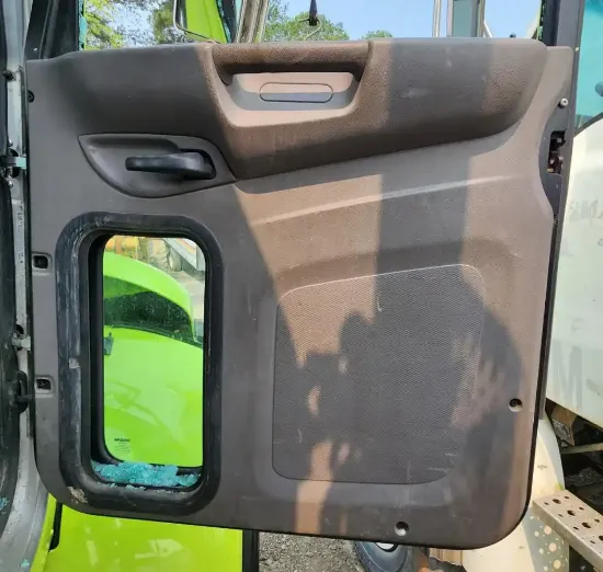 Picture of (Used) 2022 Peterbilt 348, INTERIOR DOOR PANEL