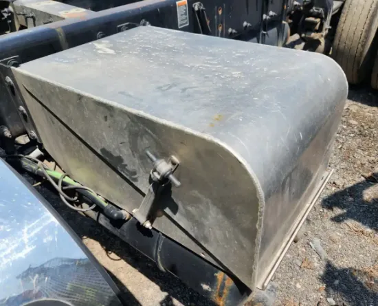 Picture of (Used) 2022 Peterbilt 348, BATTERY BOX COVER
