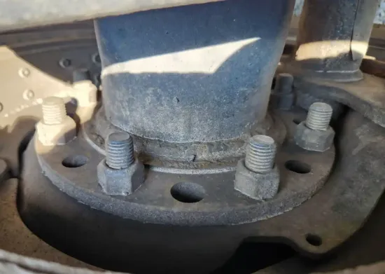 Picture of (Used) 2022 Peterbilt 348, FRONT DIFFERENTIAL HUBS