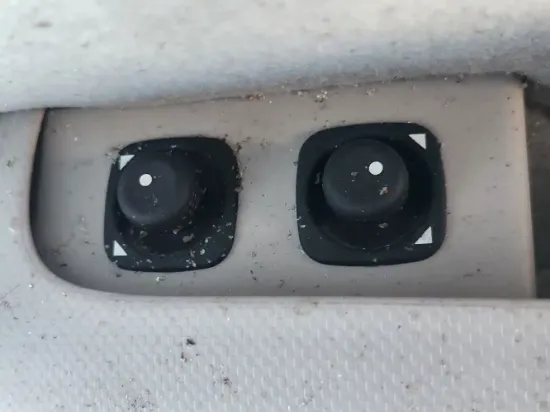 Picture of (Used) 2022 Isuzu NRR, MISCELLANEOUS DASH SWITCHES