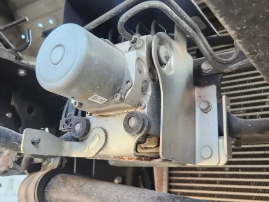 Picture of (Used) 2022 Isuzu NRR, ABS BRAKE PUMP