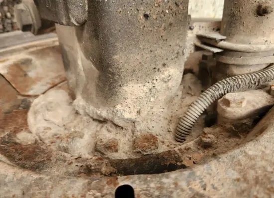 Picture of (Used) 2005 Sterling L9500, REAR DIFFERENTIAL HUBS