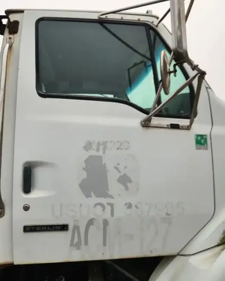 Picture of (Used) 2005 Sterling L9500, DOOR