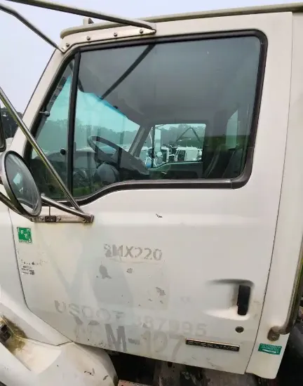 Picture of (Used) 2005 Sterling L9500, DOOR