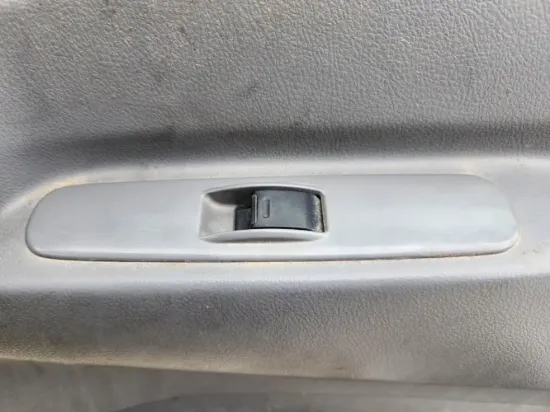 Picture of (Used) 2018 Hino 195, DOOR ELECTRIC SWITCH