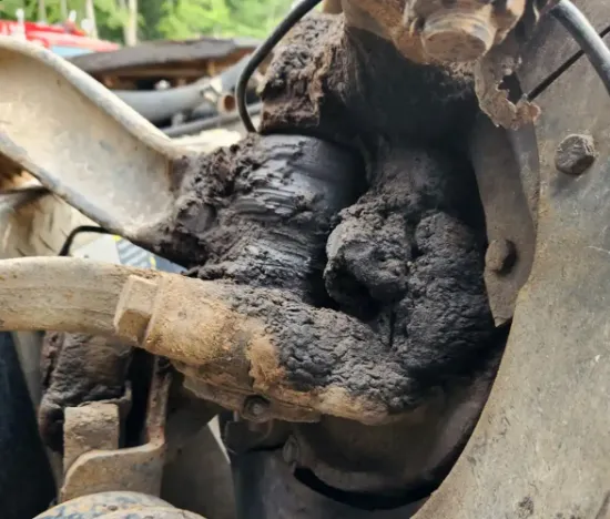 Picture of (Used) 2016 Mack CHU613, FRONT SPINDLE/KNUCKLE
