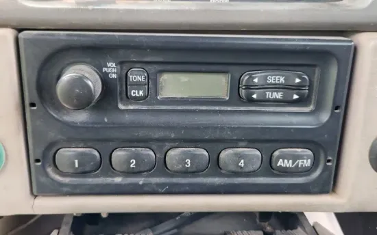 Picture of (Used) 2005 Sterling L9500, RADIO