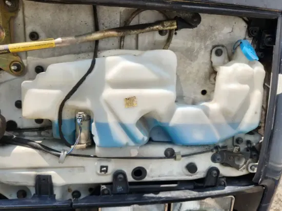 Picture of (Used) 2002 Isuzu FSR, WINDSHIELD WASHER BOTTLE