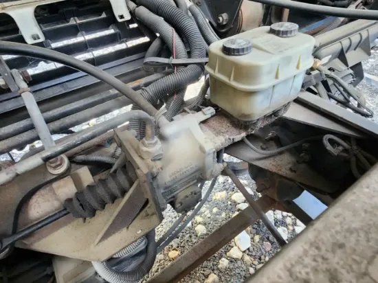 Picture of (Used) 2002 Isuzu FSR, BRAKE MASTER CYLINDER