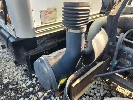 Picture of (Used) 2002 Isuzu FSR, AIR CLEANER