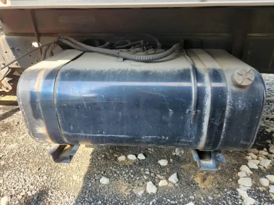 Picture of (Used) 2002 Isuzu FSR, FUEL TANK