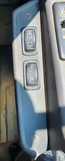 Picture of (Used) 2016 Mack CHU613, DOOR ELECTRIC SWITCH