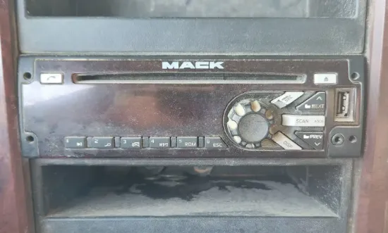 Picture of (Used) 2016 Mack CHU613, RADIO