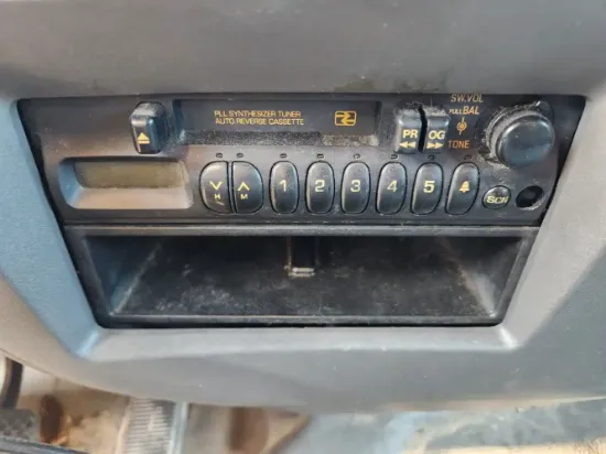 Picture of (Used) 2002 Isuzu FSR, RADIO