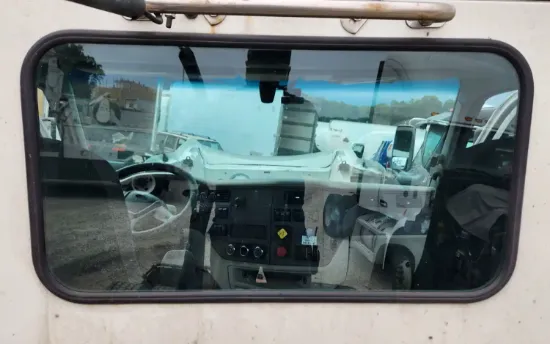 Picture of (Used) 2022 Peterbilt 579, BACK GLASS