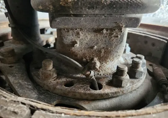Picture of (Used) 2018 Freightliner M2 106, REAR DIFFERENTIAL HUBS
