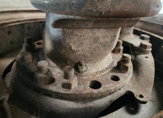Picture of (Used) 2018 Freightliner M2 106, FRONT DIFFERENTIAL HUBS