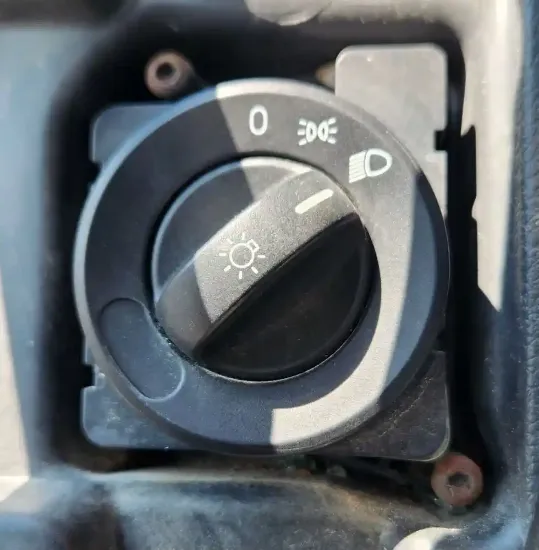 Picture of (Used) 2019 Freightliner Cascadia 126, MISCELLANEOUS DASH SWITCHES