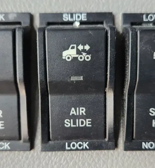Picture of (Used) 2019 Freightliner Cascadia 126, MISCELLANEOUS DASH SWITCHES