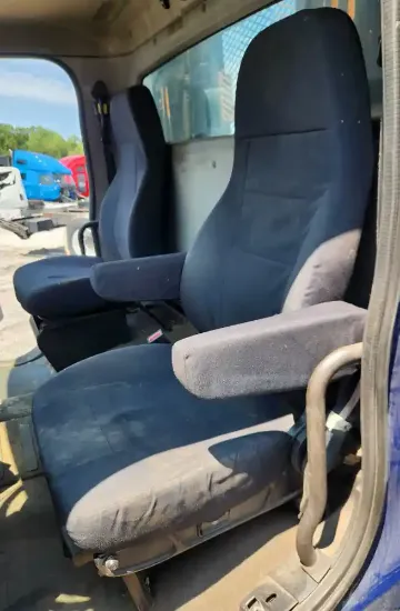 Picture of (Used) 2018 Freightliner M2 106, SEAT