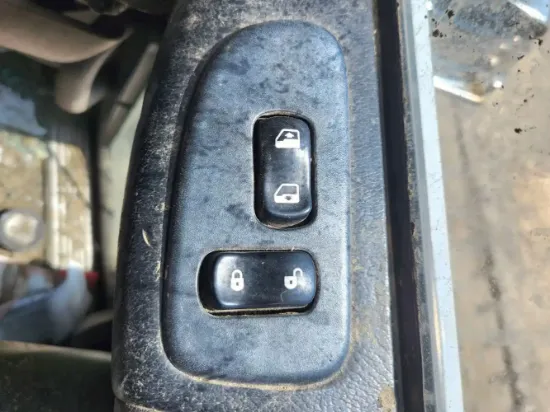 Picture of (Used) 2019 Peterbilt 389, DOOR ELECTRIC SWITCH