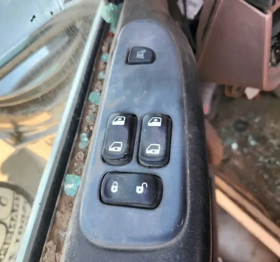 Picture of (Used) 2019 Peterbilt 389, DOOR ELECTRIC SWITCH