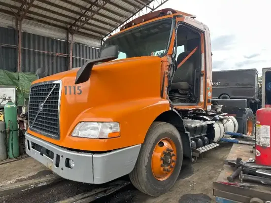 Picture of 2015-volvo-vnm-truck-delivery