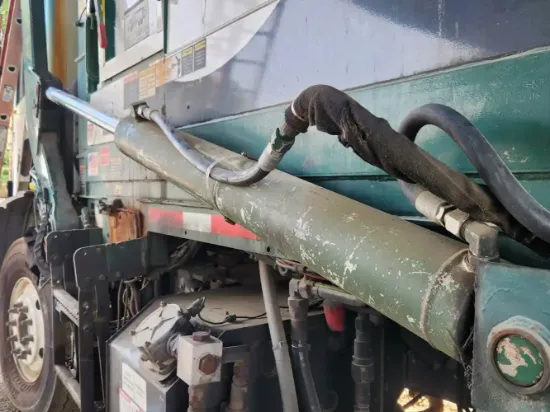 Picture of (Used) 2016 Mack MRU633, LIFT CYLINDER