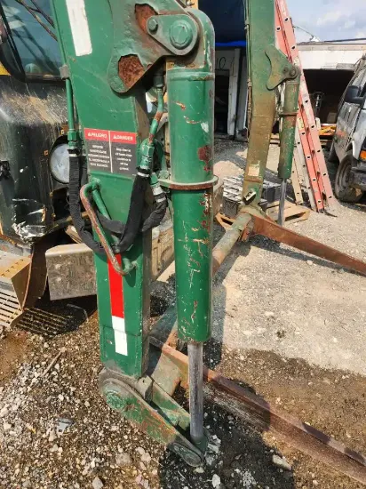 Picture of (Used) 2016 Mack MRU633, LIFT CYLINDER