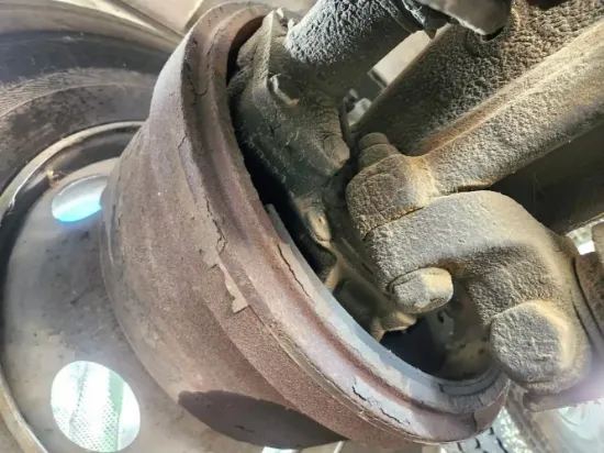 Picture of (Used) 2016 Mack MRU633, FRONT DIFFERENTIAL HUBS