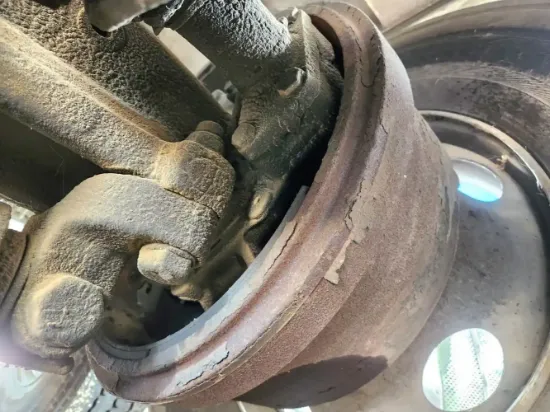 Picture of (Used) 2016 Mack MRU633, FRONT DIFFERENTIAL HUBS