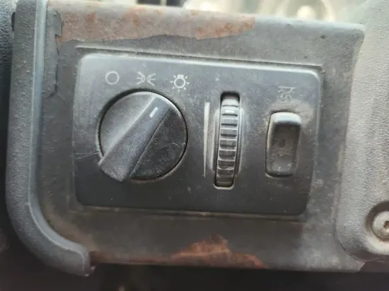 Picture of (Used) 2016 Mack MRU633, MISCELLANEOUS DASH SWITCHES