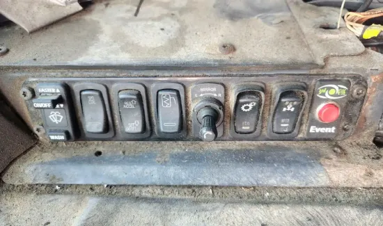 Picture of (Used) 2016 Mack MRU633, MISCELLANEOUS DASH SWITCHES