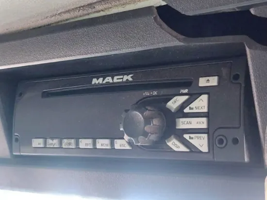 Picture of (Used) 2016 Mack MRU633, RADIO
