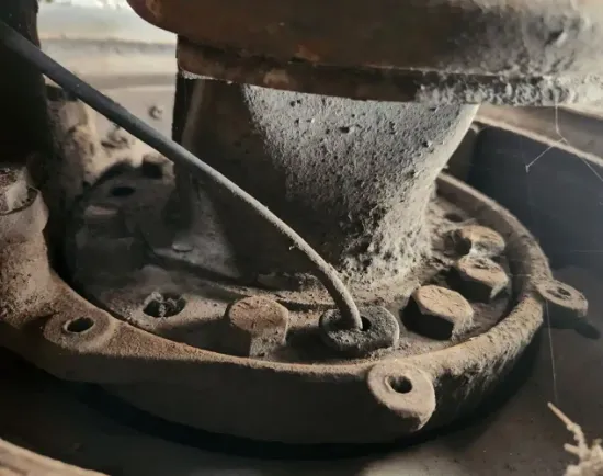Picture of (Used) 2009 International 4400, FRONT DIFFERENTIAL HUBS