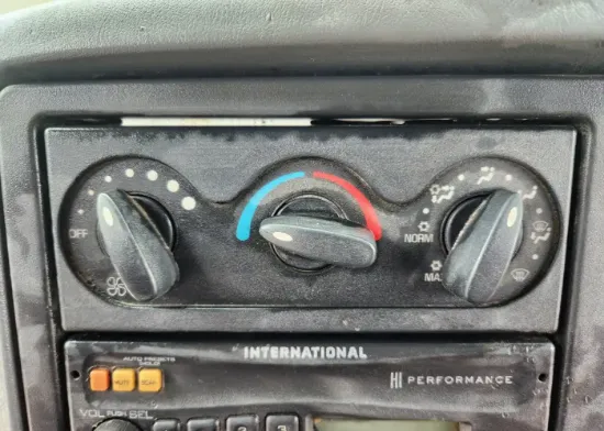 Picture of (Used) 2003 International 4200, TEMPERATURE CONTROL ASSEMBLY